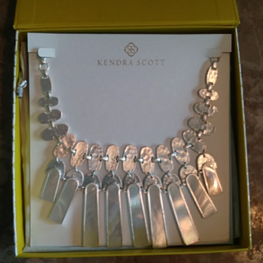 Kendra Scott Mimi ivory mop silver necklace